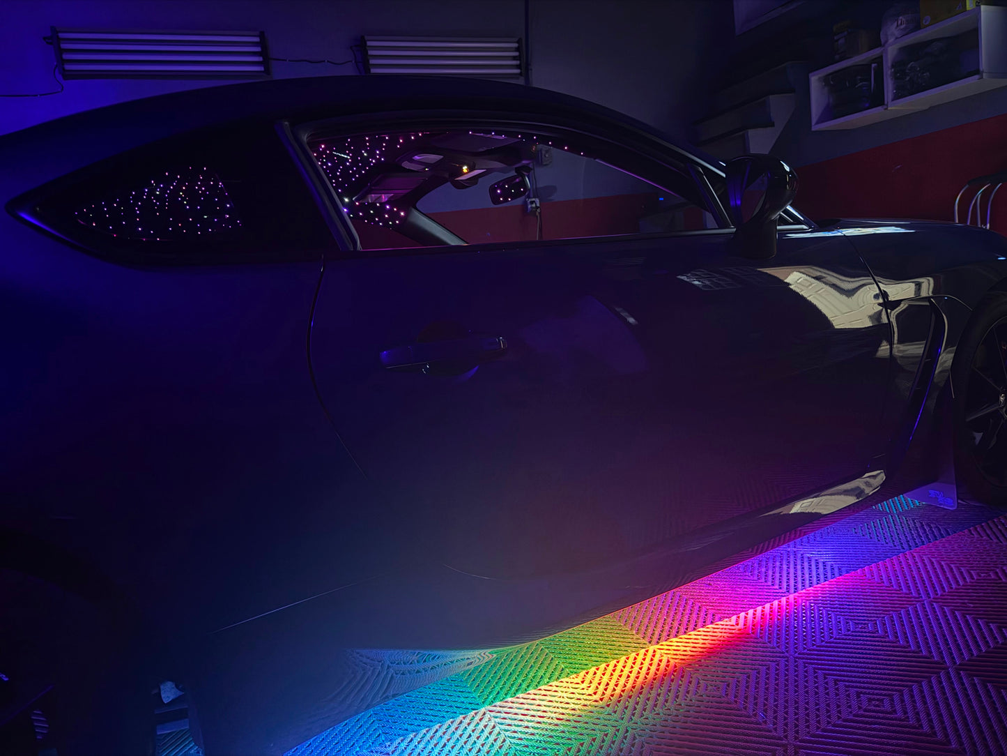 RGBIC Chasing Underglow
