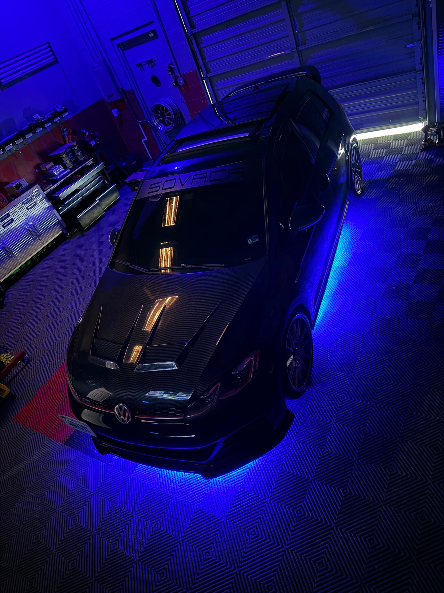 RGBIC Chasing Underglow